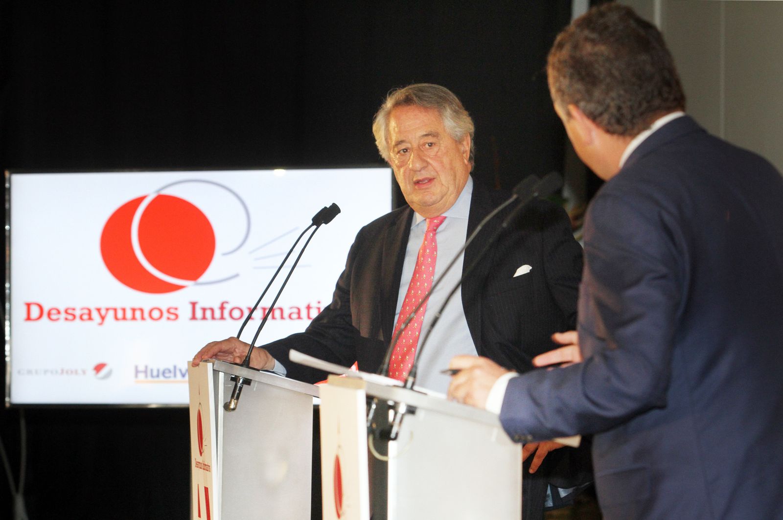 Imágenes del Desayuno Informativo del Grupo Joly con Javier Targhetta