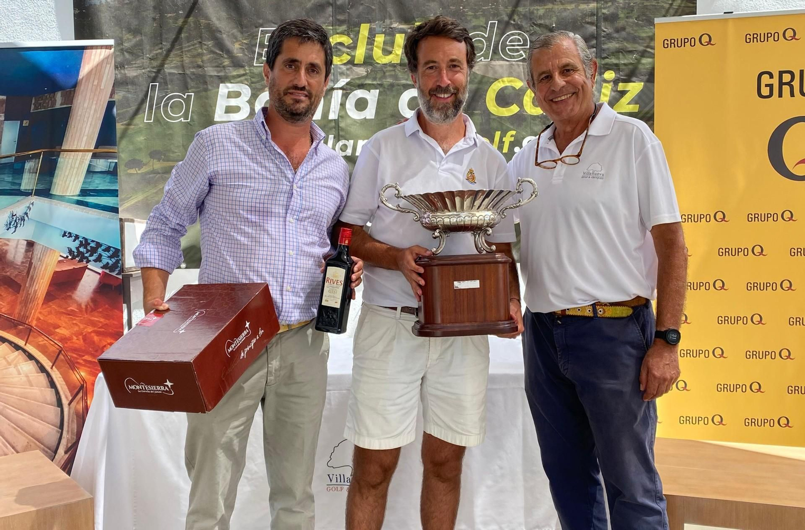 Posado en la entrega de trofeos y galardones.