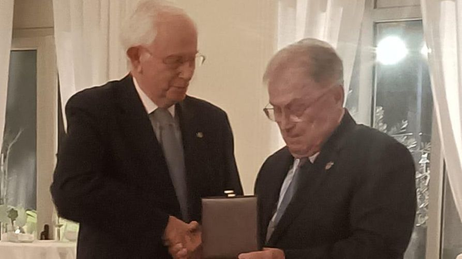 Amigos Taurinos de Almería recibe la Medalla de Oro de la Asociación de Cirugía Taurina