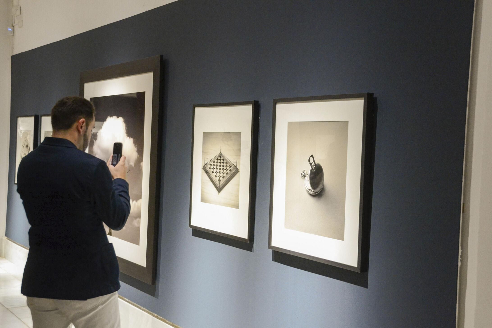La nueva exposición de Chema Madoz en Granada, en imágenes