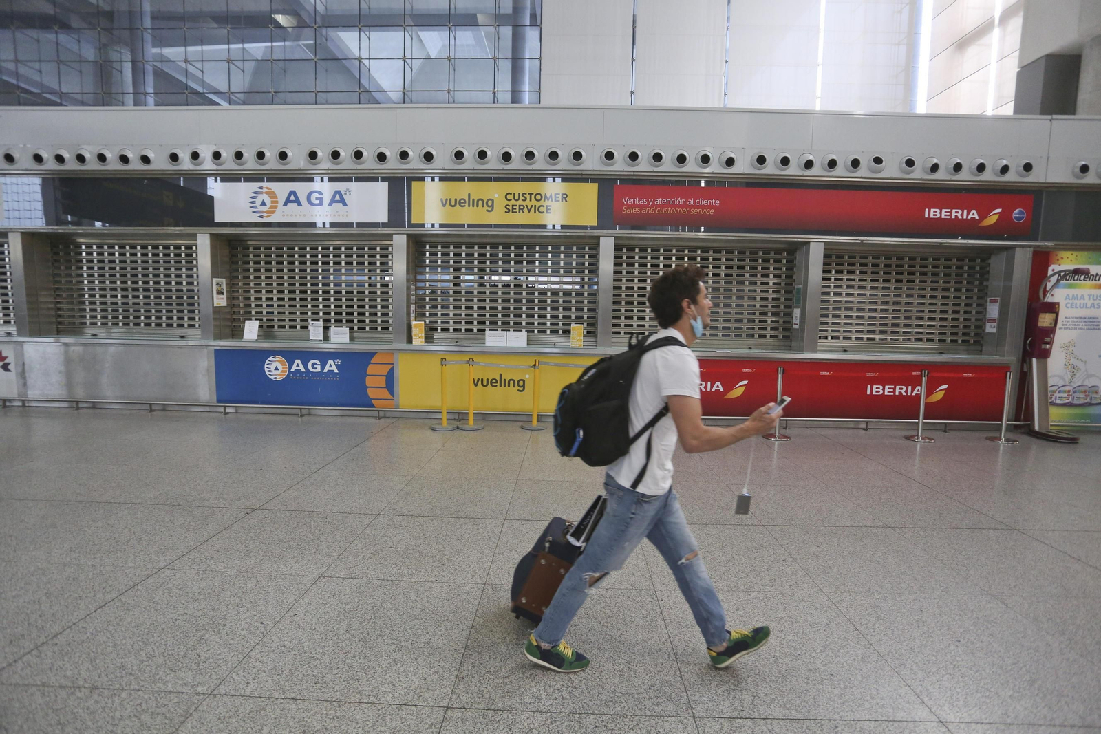 El aeropuerto de Málaga: A la espera de los primeros viajeros en el plazo de un mes