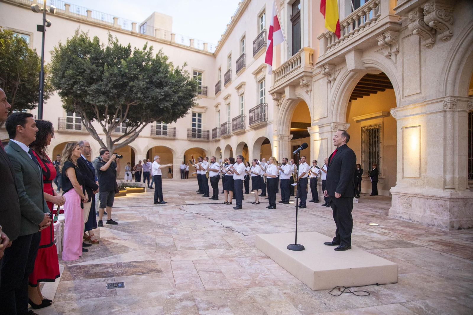 Las imágenes de la inauguración de la Plaza de la Constitución en Almería