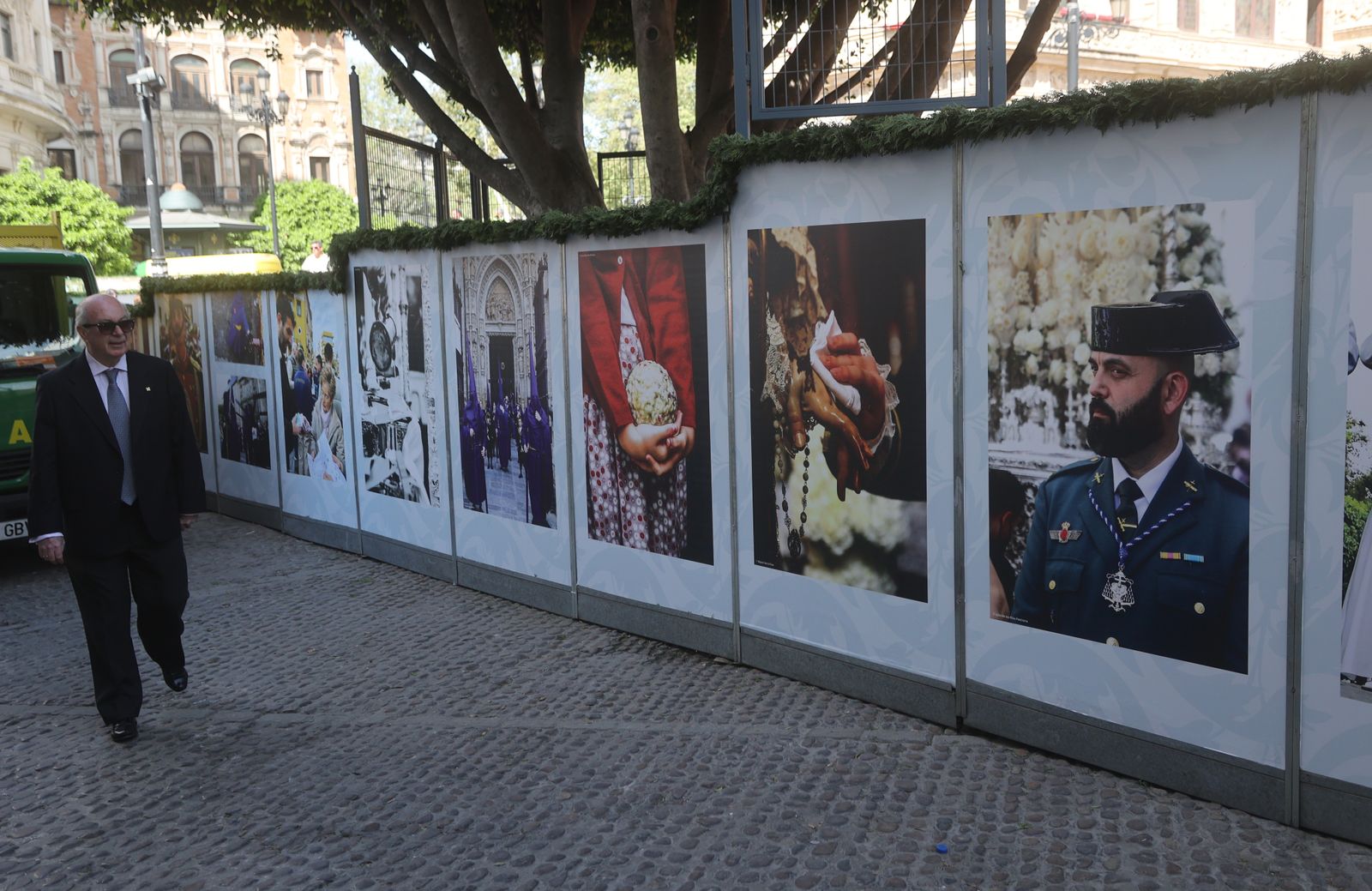 Vinilos en los palcos de la Plaza de San Francisco