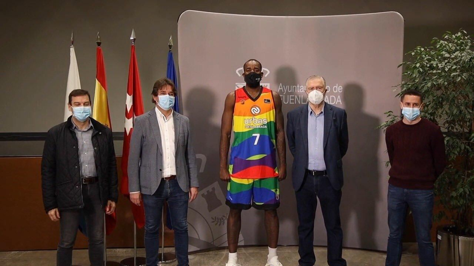 Una imagen del acto de presentación del nuevo uniforme. Una imagen del acto de presentación del nuevo uniforme.