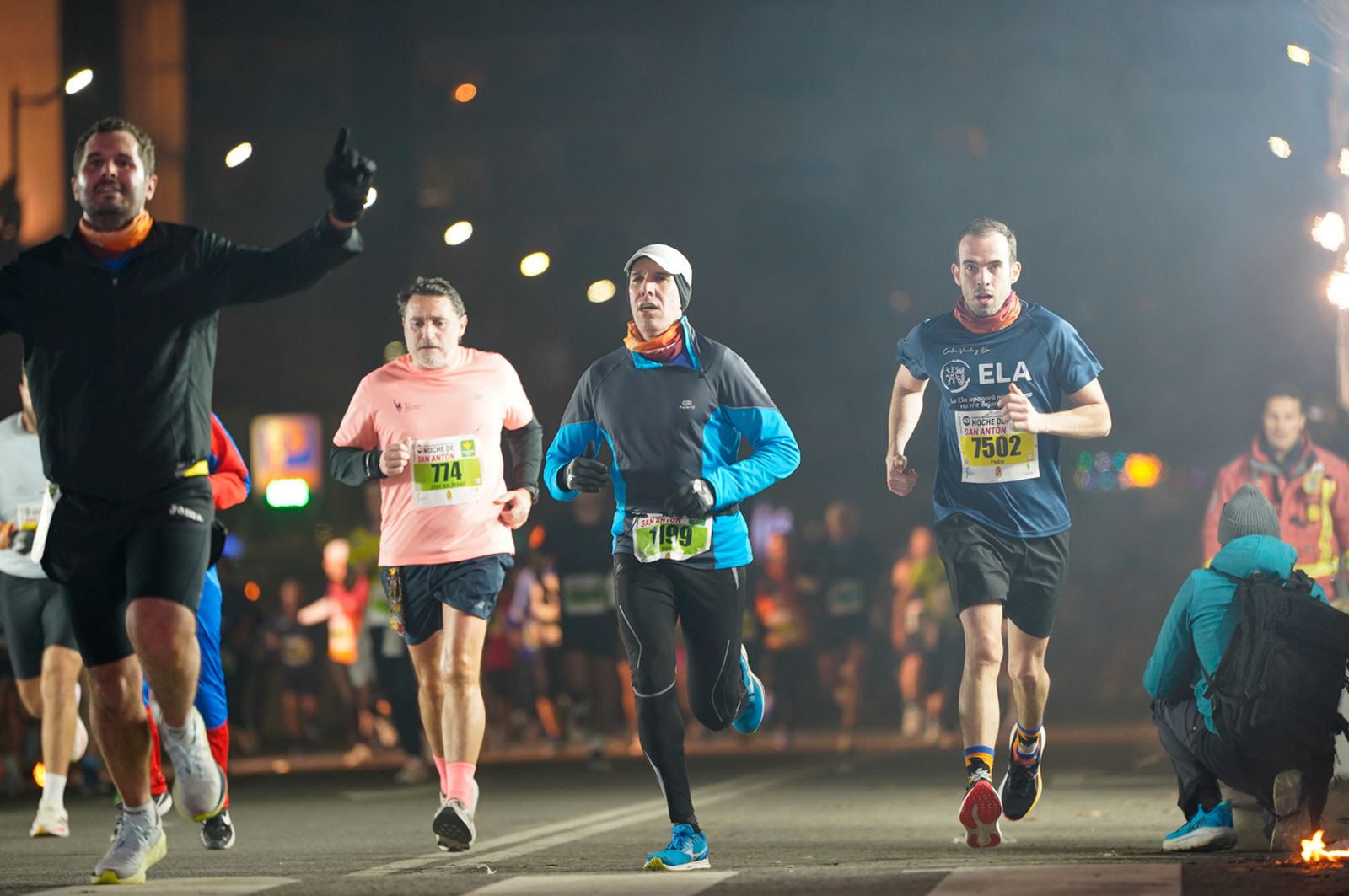 En imágenes: búscate en tu llegada a meta de la Carrera de San Antón 2026 (9)