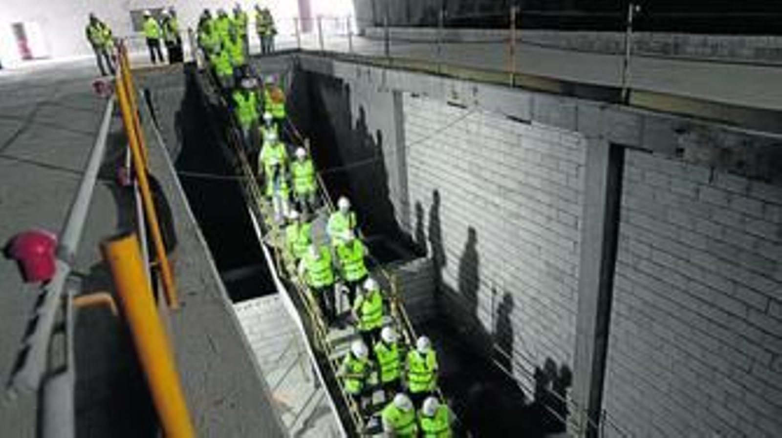Interior de la estación del Metro La Paz-La Luz.