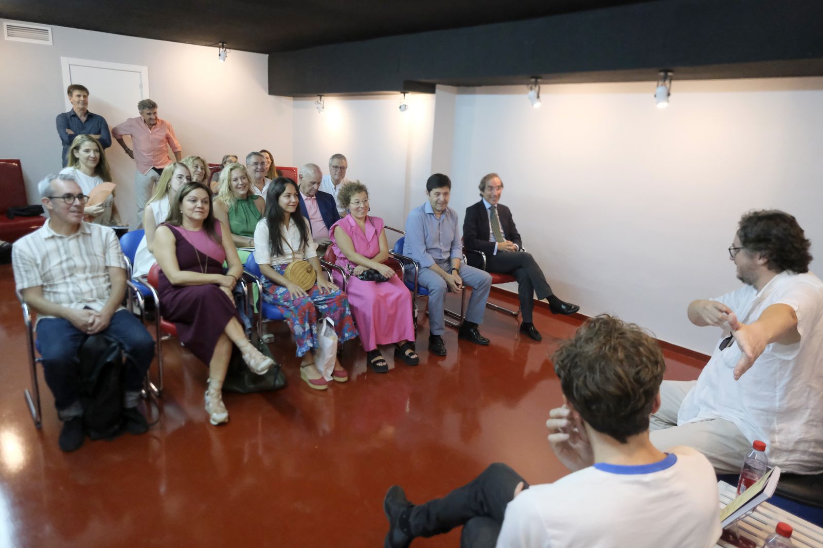 La presentación de 'Los artistas del hambre', de Fernando González Viñas, en imágenes