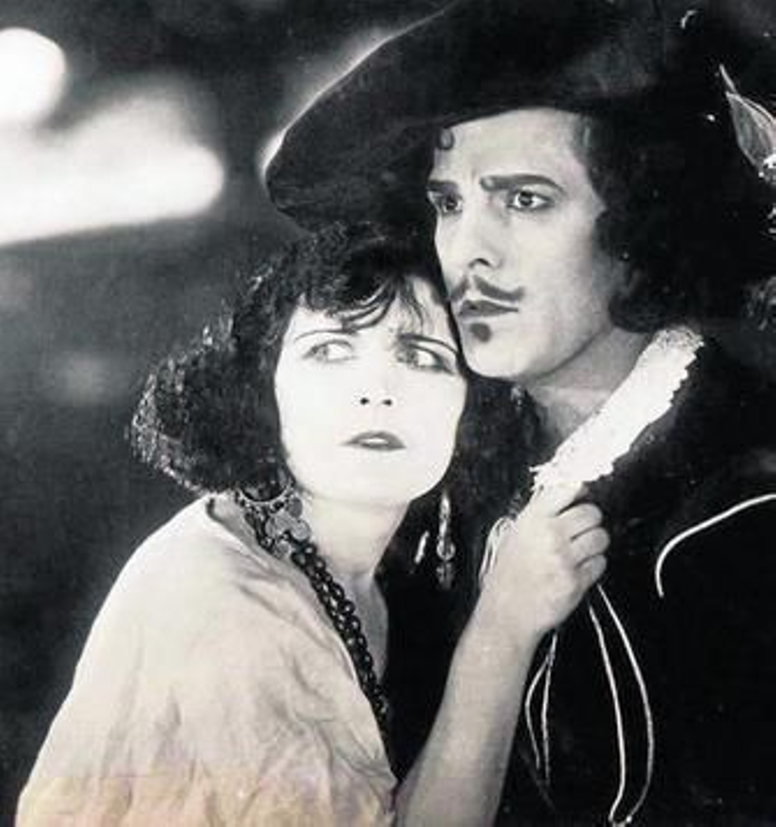 Imagen de un fotograma de la película 'The Spanish dancer', protagonizada por Antonio Moreno. Imagen de un fotograma de la película 'The Spanish dancer', protagonizada por Antonio Moreno.