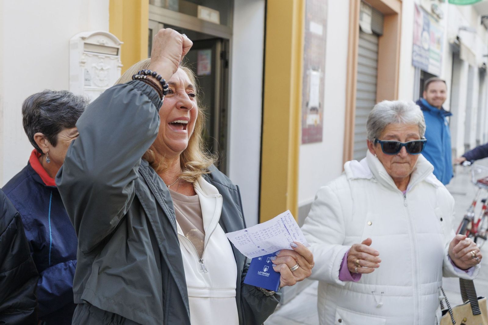 Las imágenes de la euforia de Santa Fe tras los 25 millones que deja la Lotería de Navidad