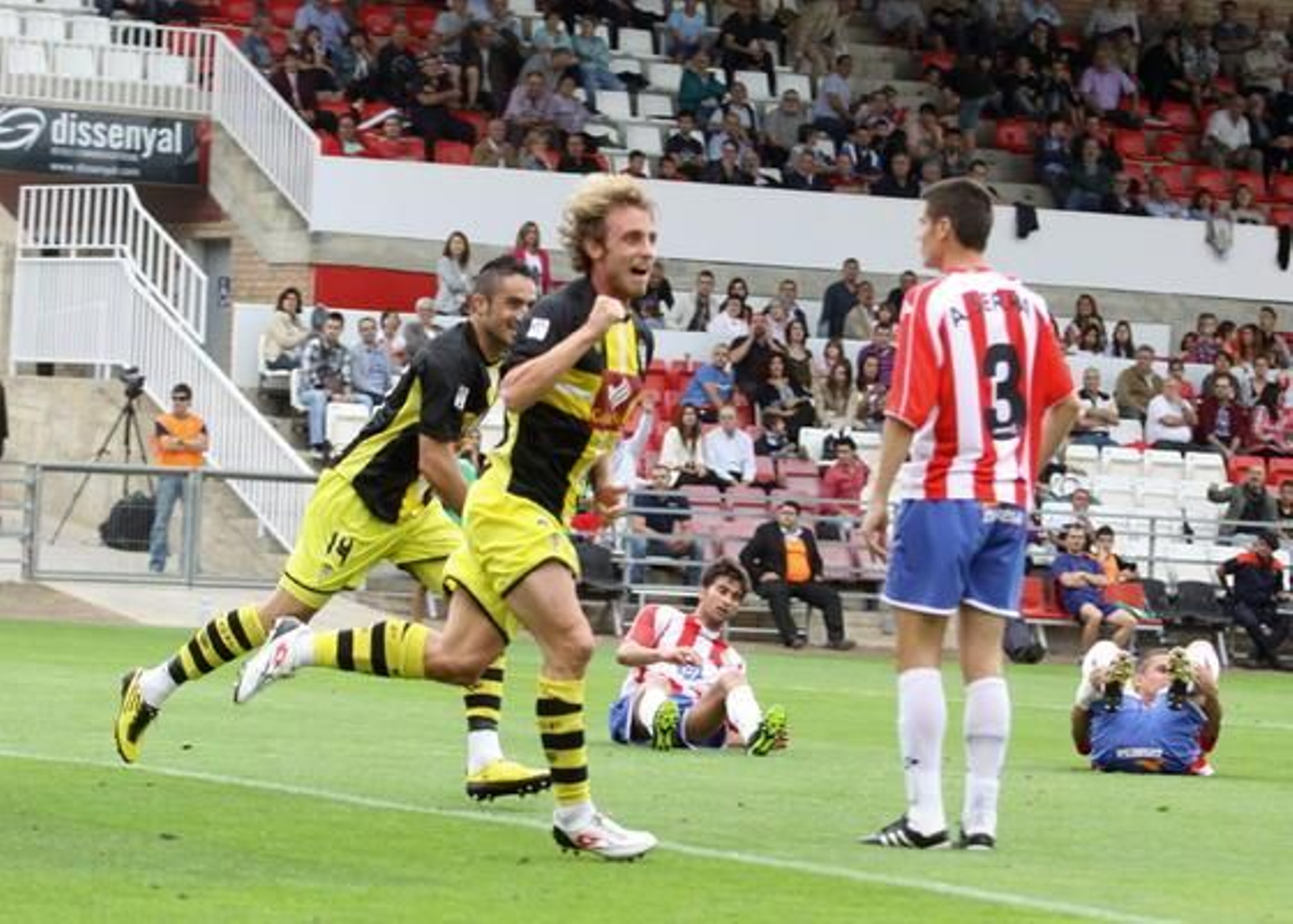 El Córdoba cierra la temporada con un derrota en Girona. / LOF