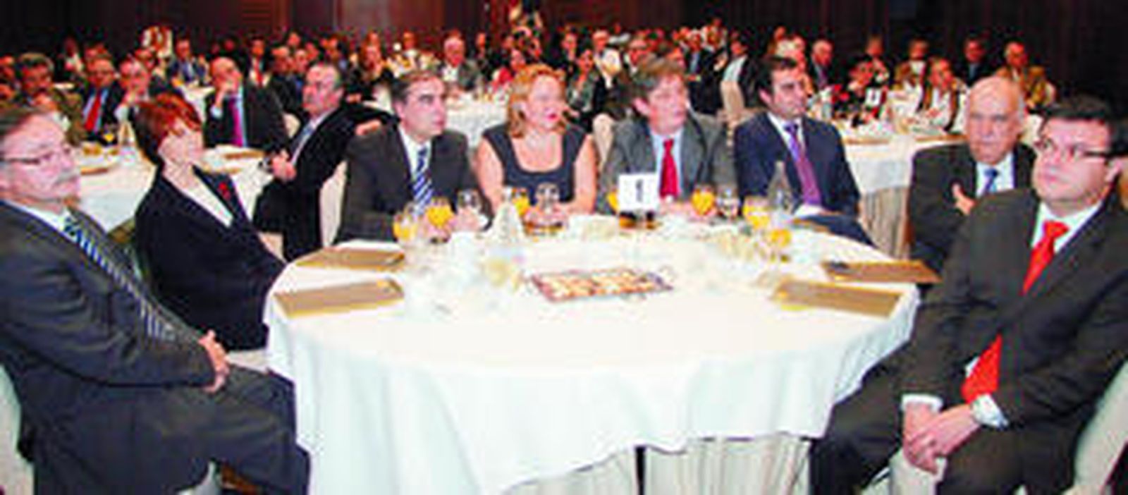 Augusto Silva, Gloria Pujol, José Martínez Olmos, Verónica Juan Quilis, Enrique Cruz Giráldez, Juan Carlos Martínez Martínez, Ángel Garijo Galve y Faustino Valdés Morillo.