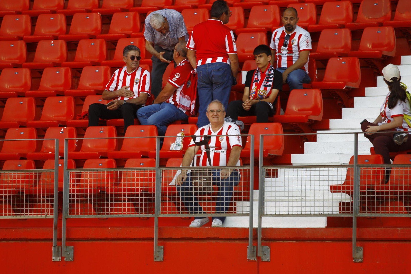Imágenes de la gran victoria del Almería ante el Cádiz por 6 a 1