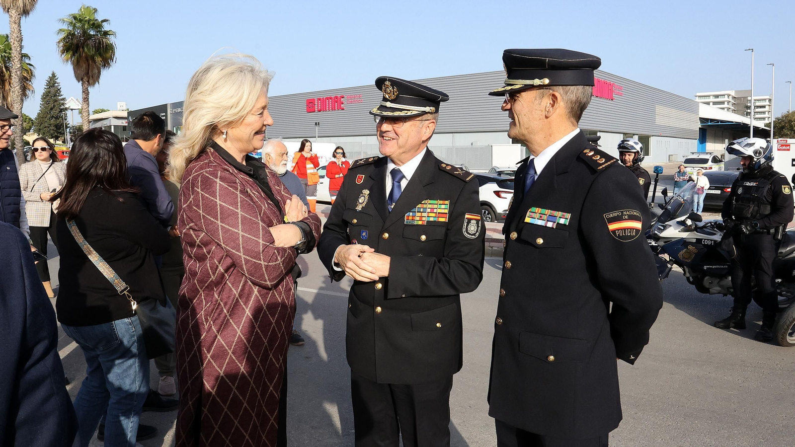 Imágenes de la inauguración de la rotonda de la Policía Nacional en Jerez