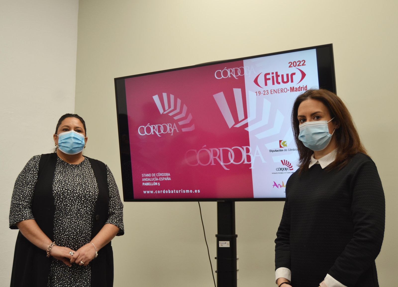 Dolores Amo e Inmaculada Silas presentna el programa de actividades para Fitur 2022