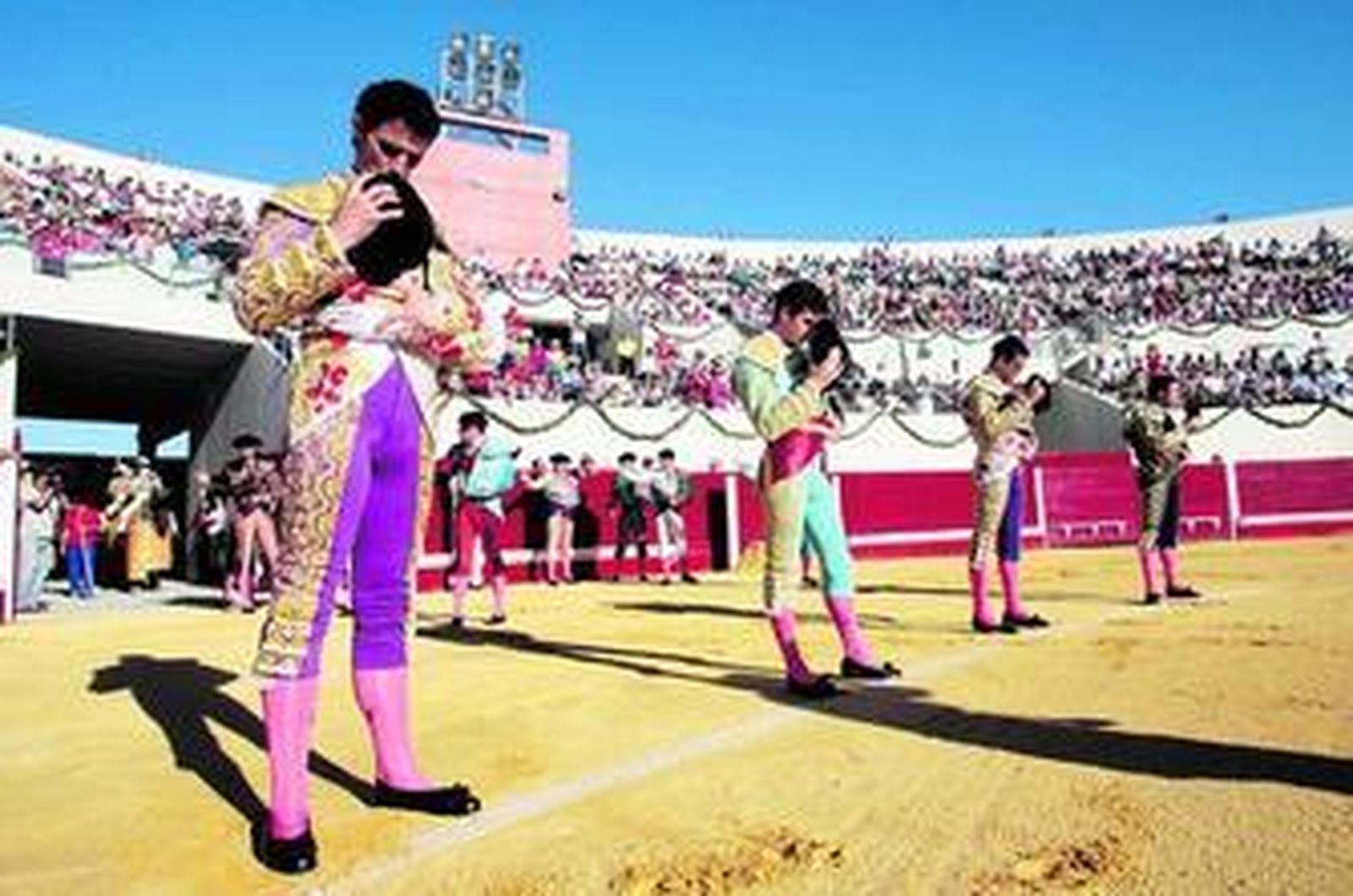 Primer paseíllo en la plaza de toros de Utrera