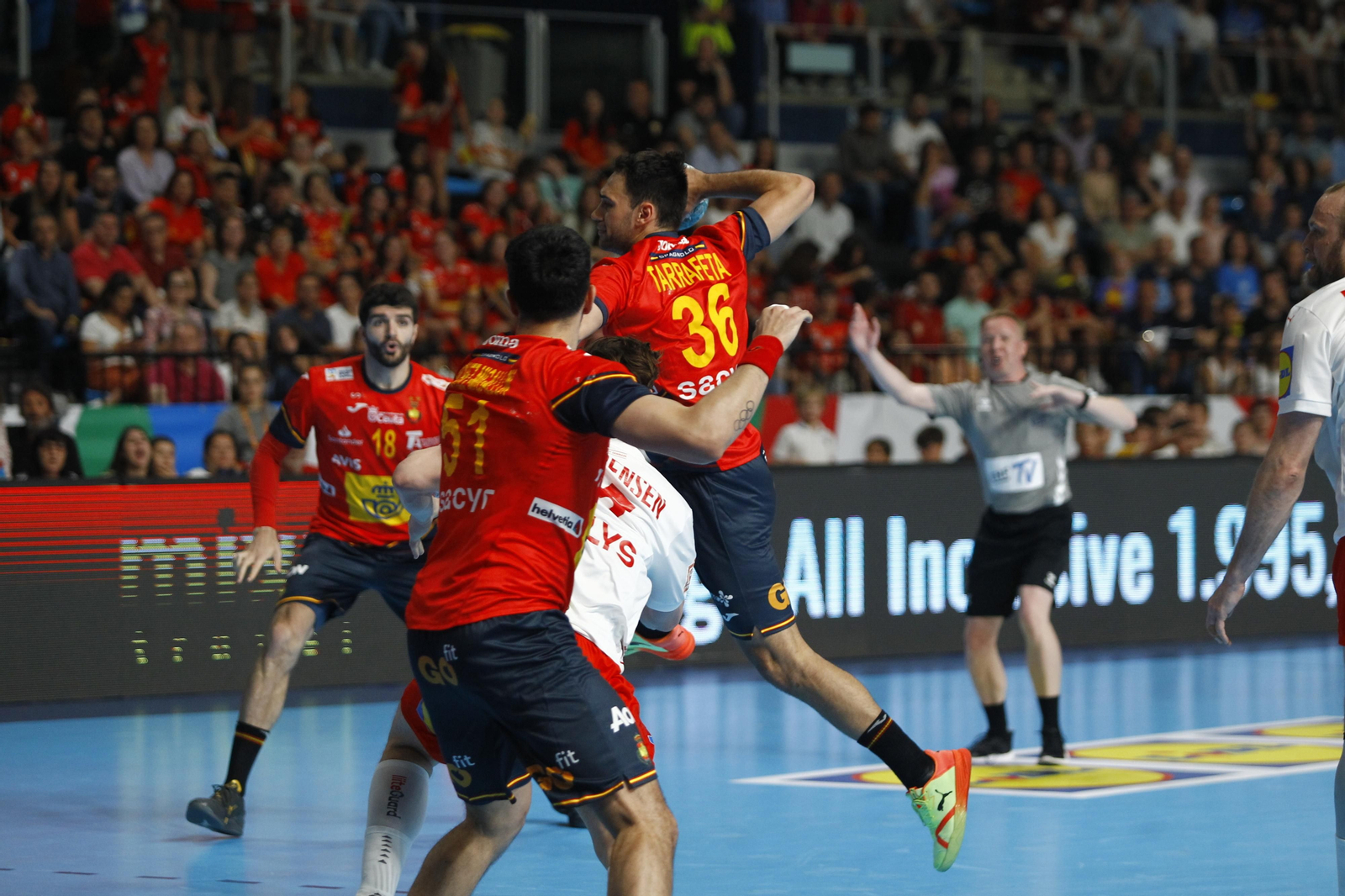 Imágenes del España-Dinamarca de la EHF Euro Cup de balonmano, en Almería