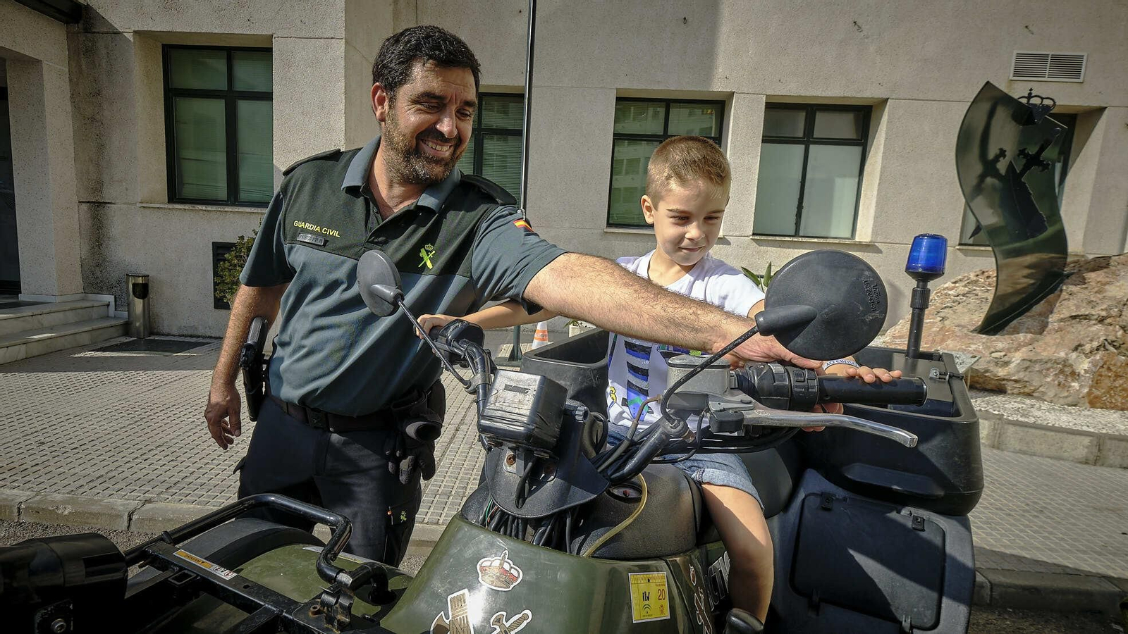 Instantánes durante la jornada de Puertas abiertas en el patio la Comandancia