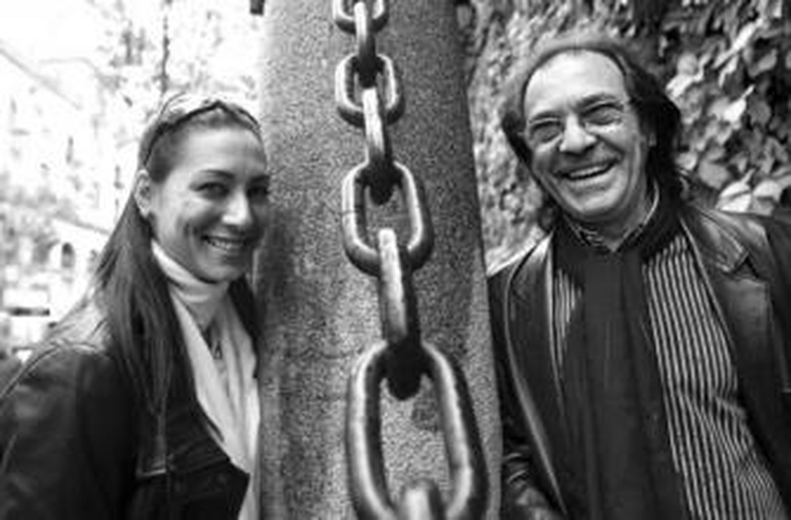 Marina Heredia y Pepe Habichuela, sonrientes en el lluvioso mediodía sevillano.