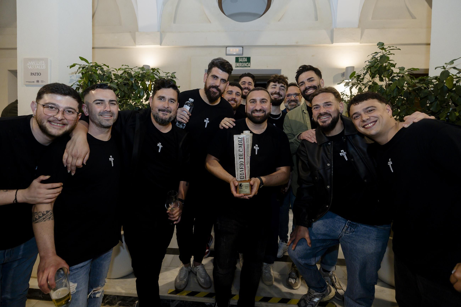 Las imágenes de la entrega del IX Premio 'Emilio López' a la comparsa de Jona 'El cementerio'