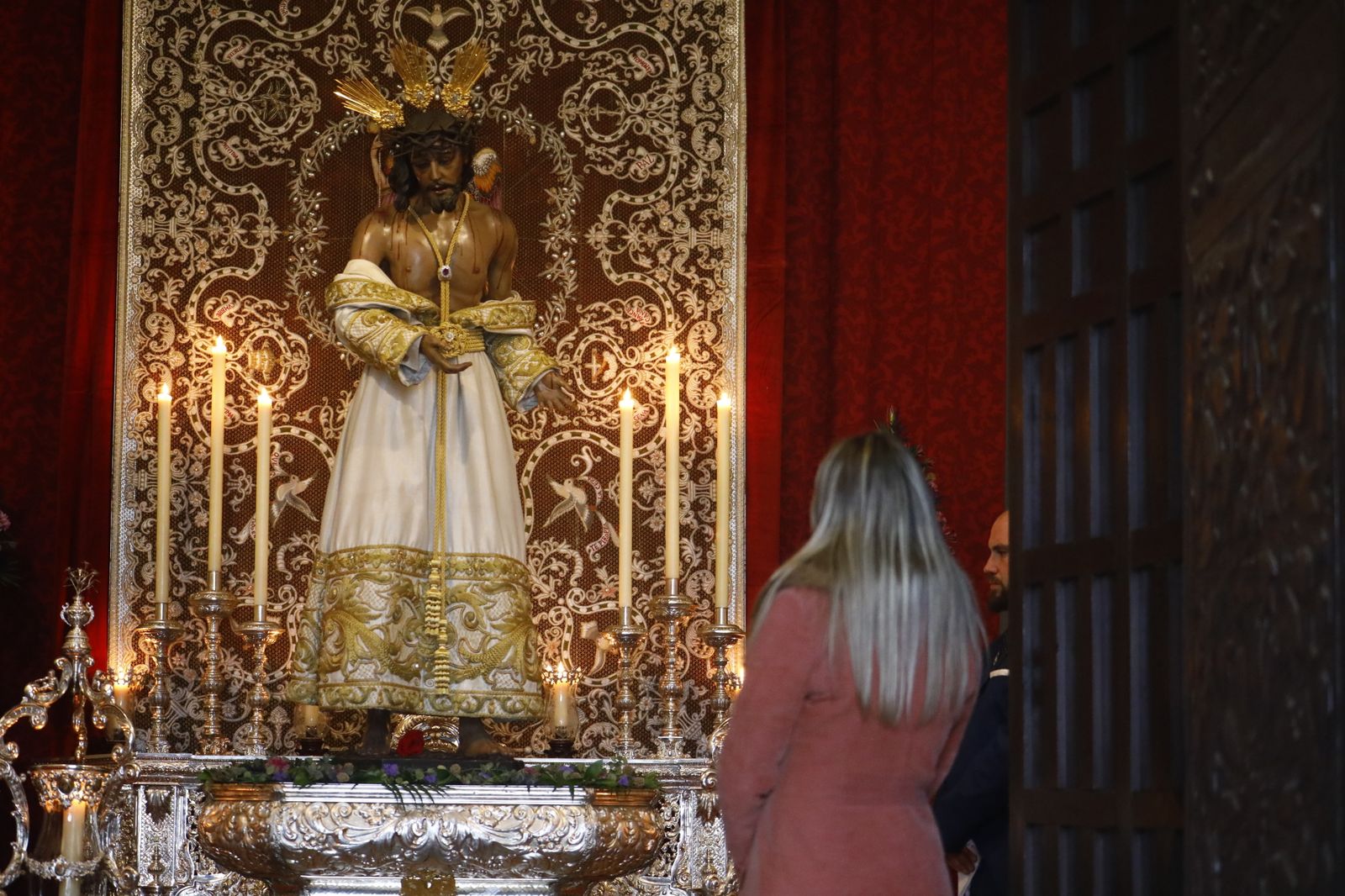 El besapiés el Señor de la Humildad y Paciencia de Córdoba, en imágenes