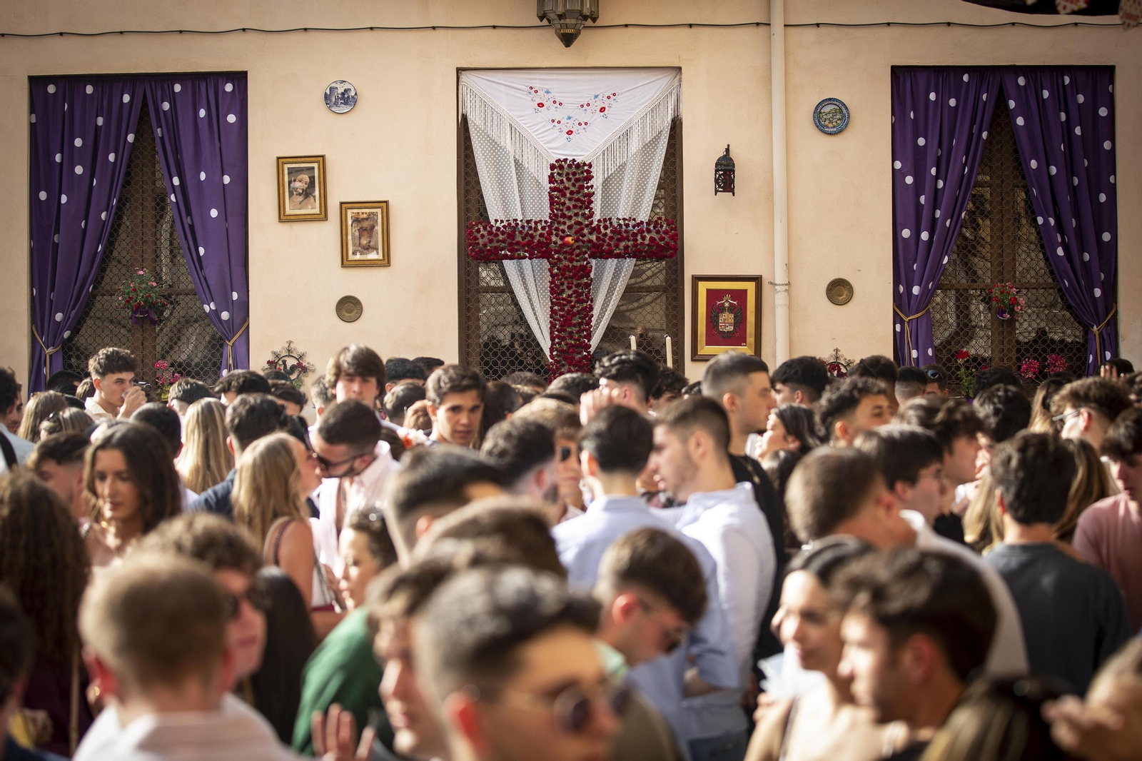 Así celebra Granada sus Cruces, en imágenes