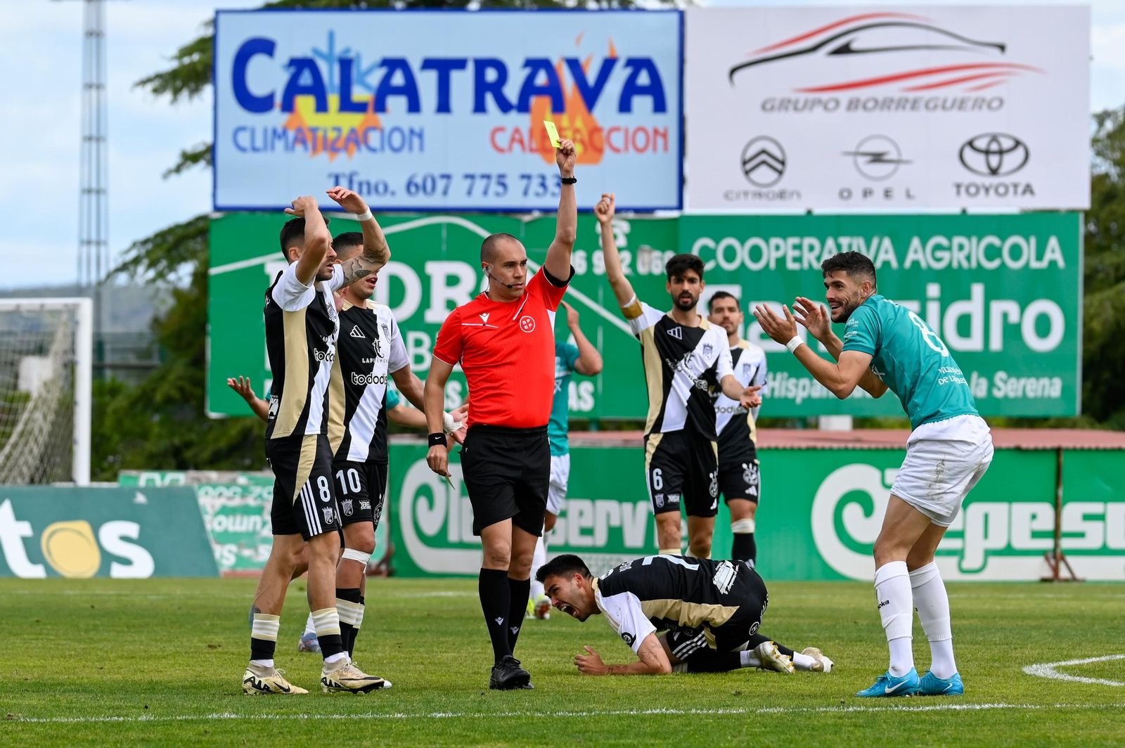 La derrota del Xerez CD en el Romero Cuerda ante el Villanovense en imágenes