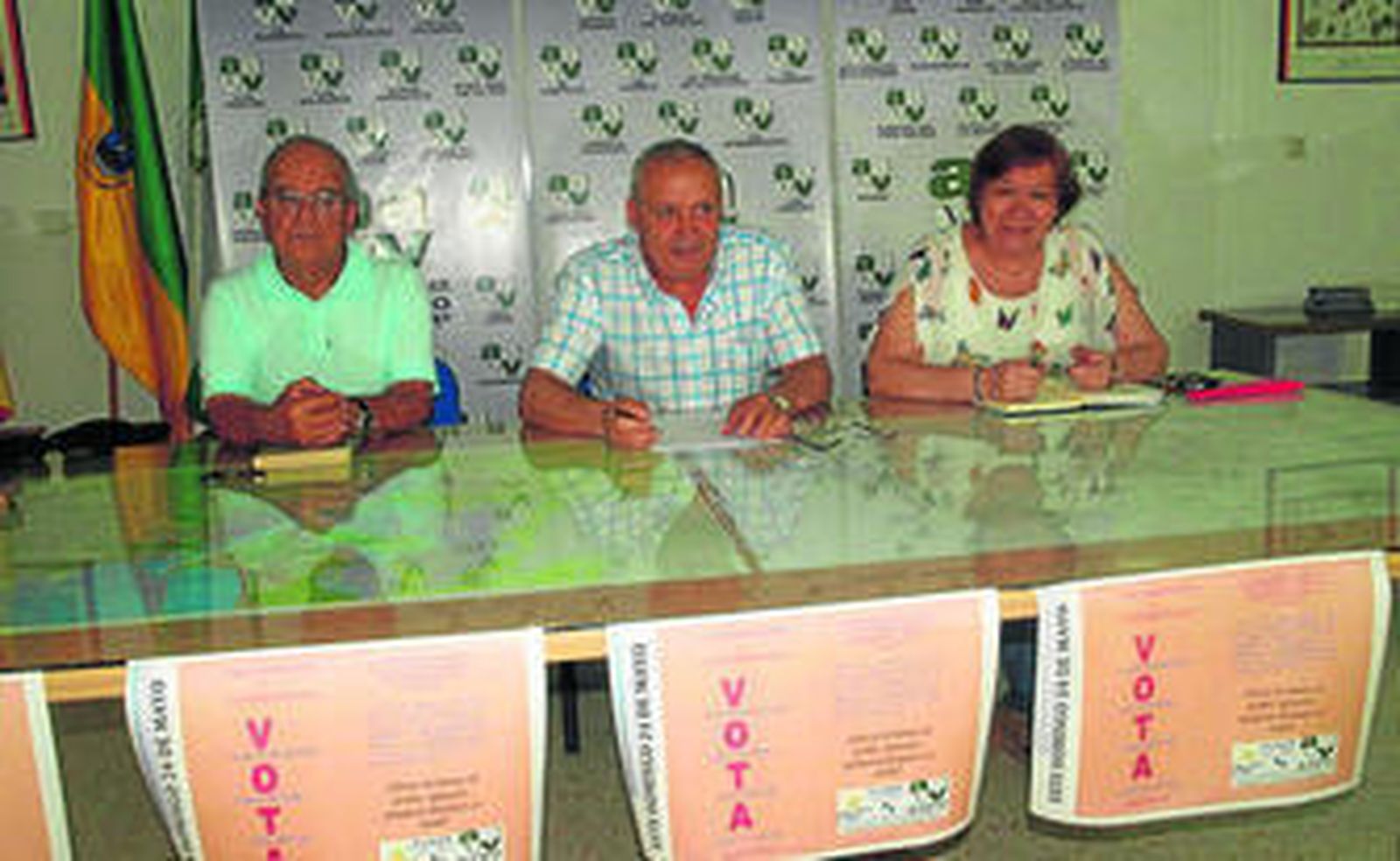 Miembros de la junta directiva de la Flave, durante la rueda de prensa.