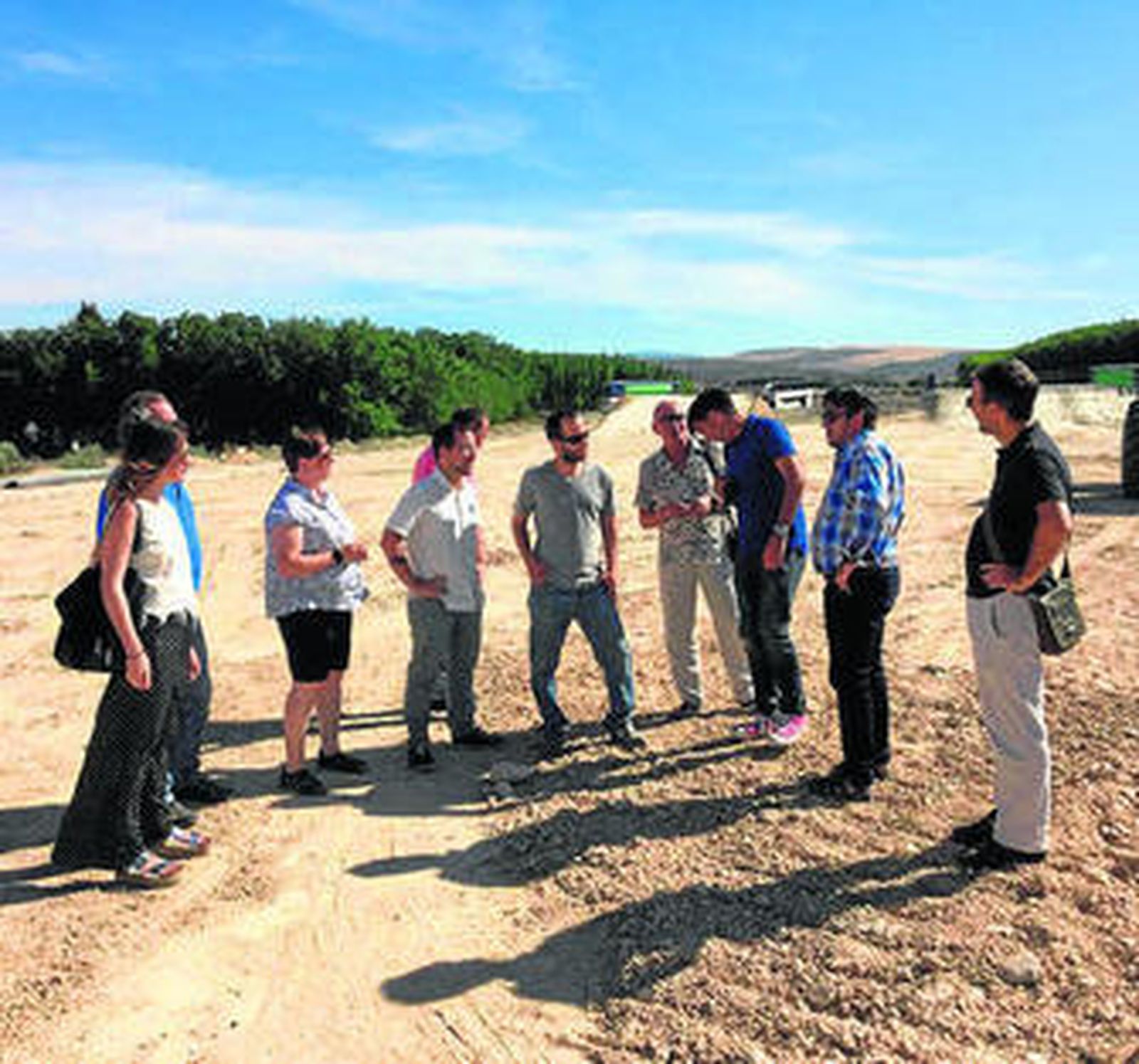 La candidatura de Unidos Podemos visitó ayer el nuevo anillo en Santa Fe.