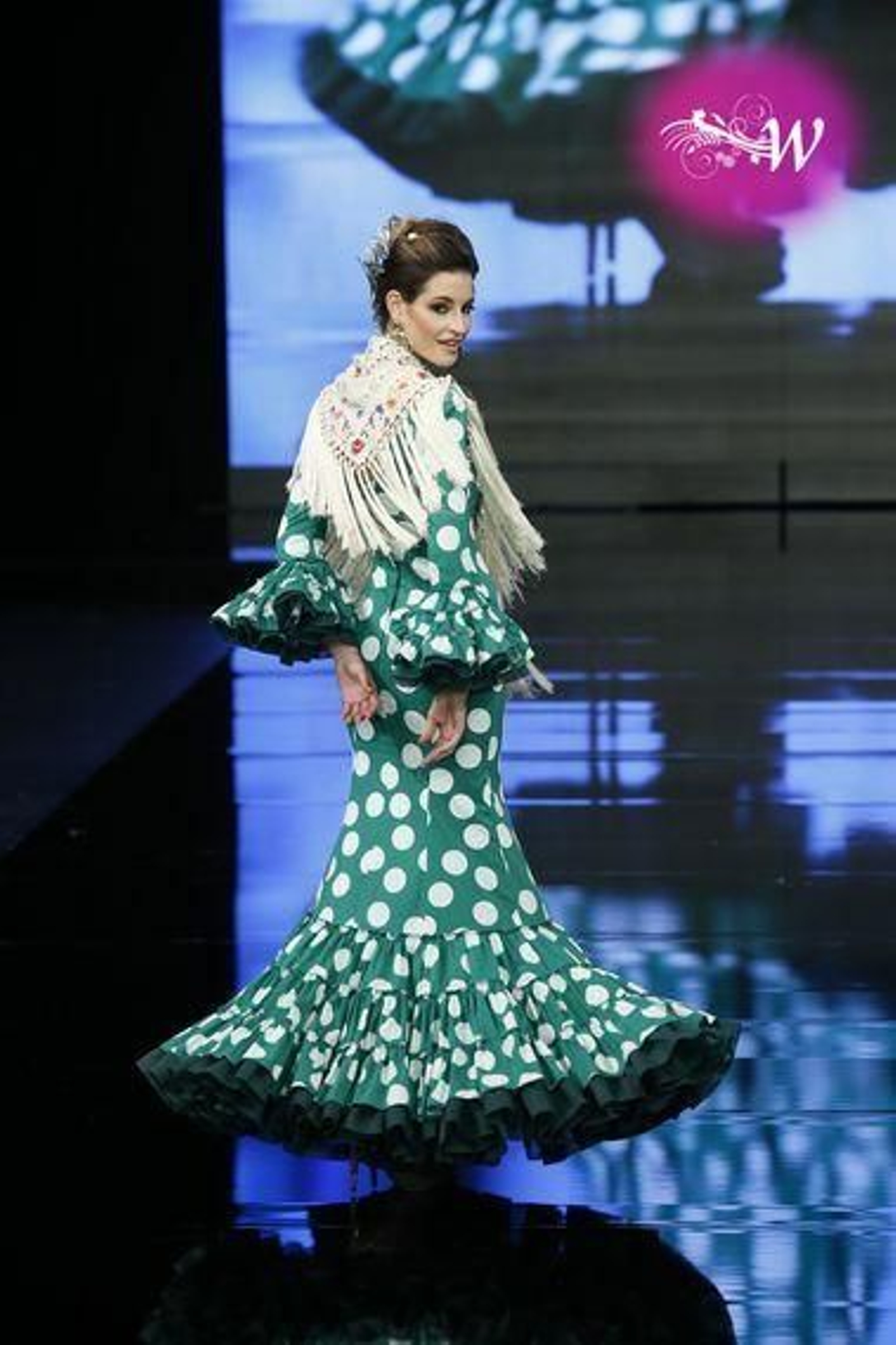 Yolanda Moda Flamenca soprende con 'Firmamento', así es su nueva colección para Simof 2020