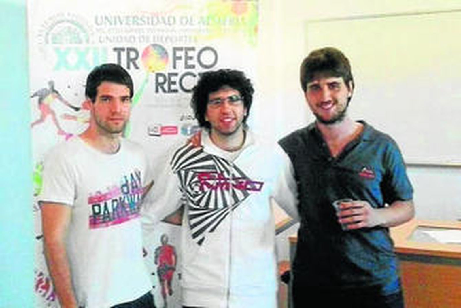 Savíns Puertas Martín (centro) con Sergio Rodríguez y Alejandro Amat.