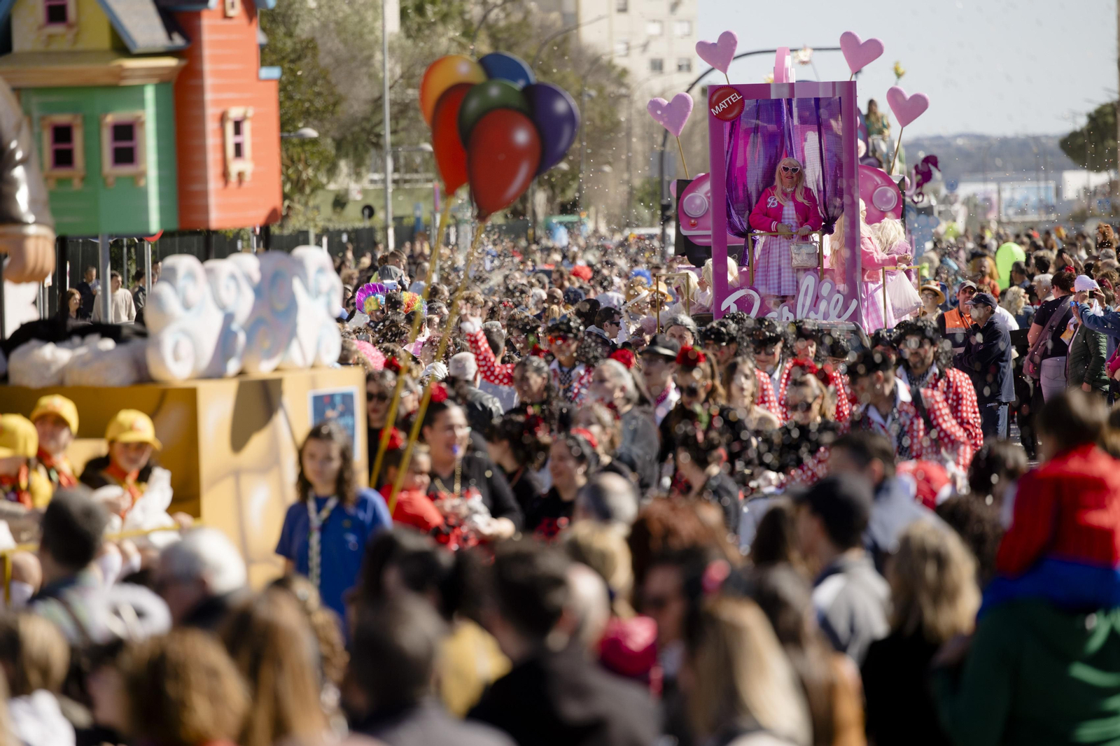 Búscate en las imágenes de la cabalgata de carnaval de San Fernando