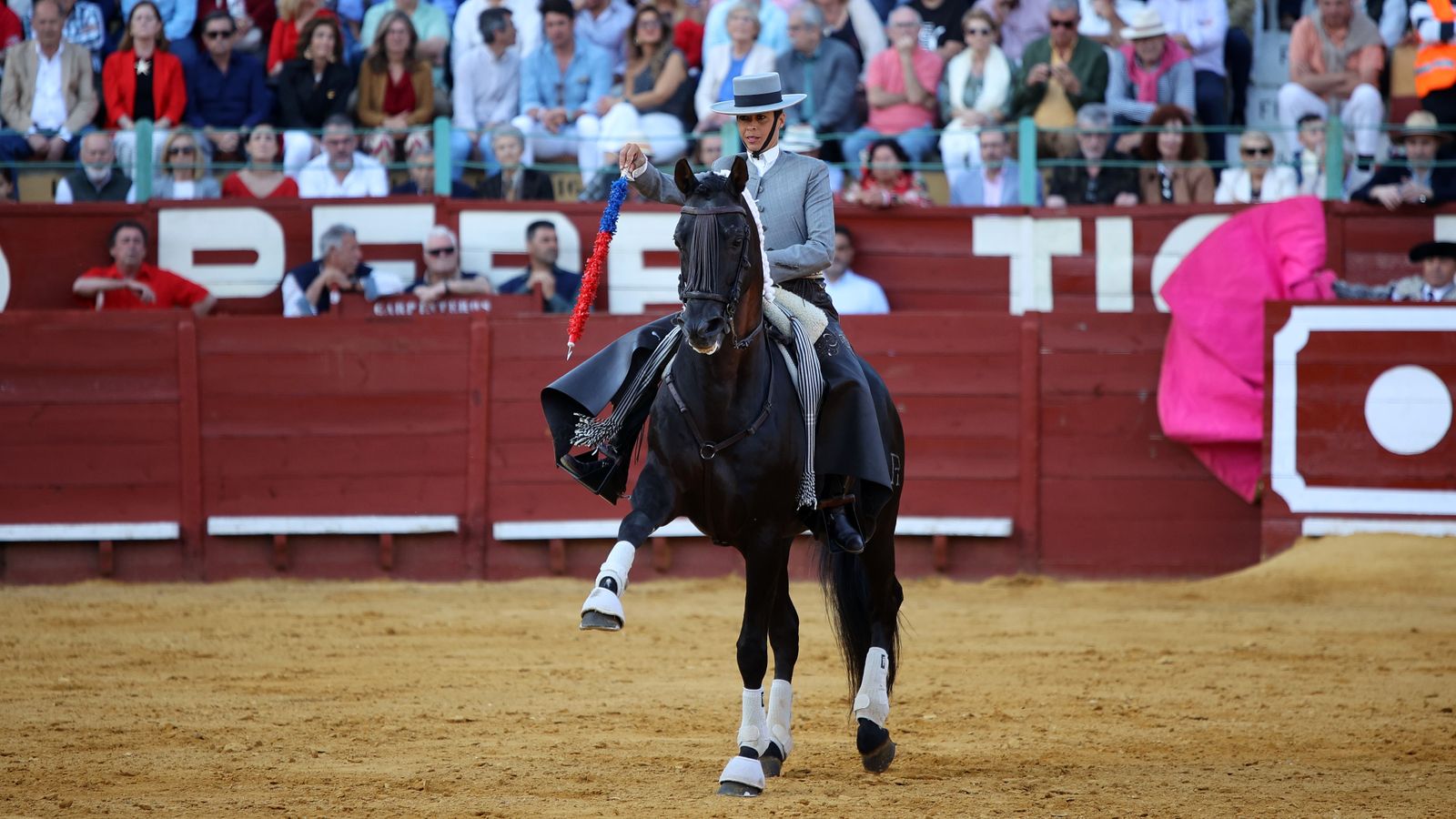 Andy Cartagena, Diego Ventura y Lea Vicens en la corrida de rejones de la Feria de Jerez 2024