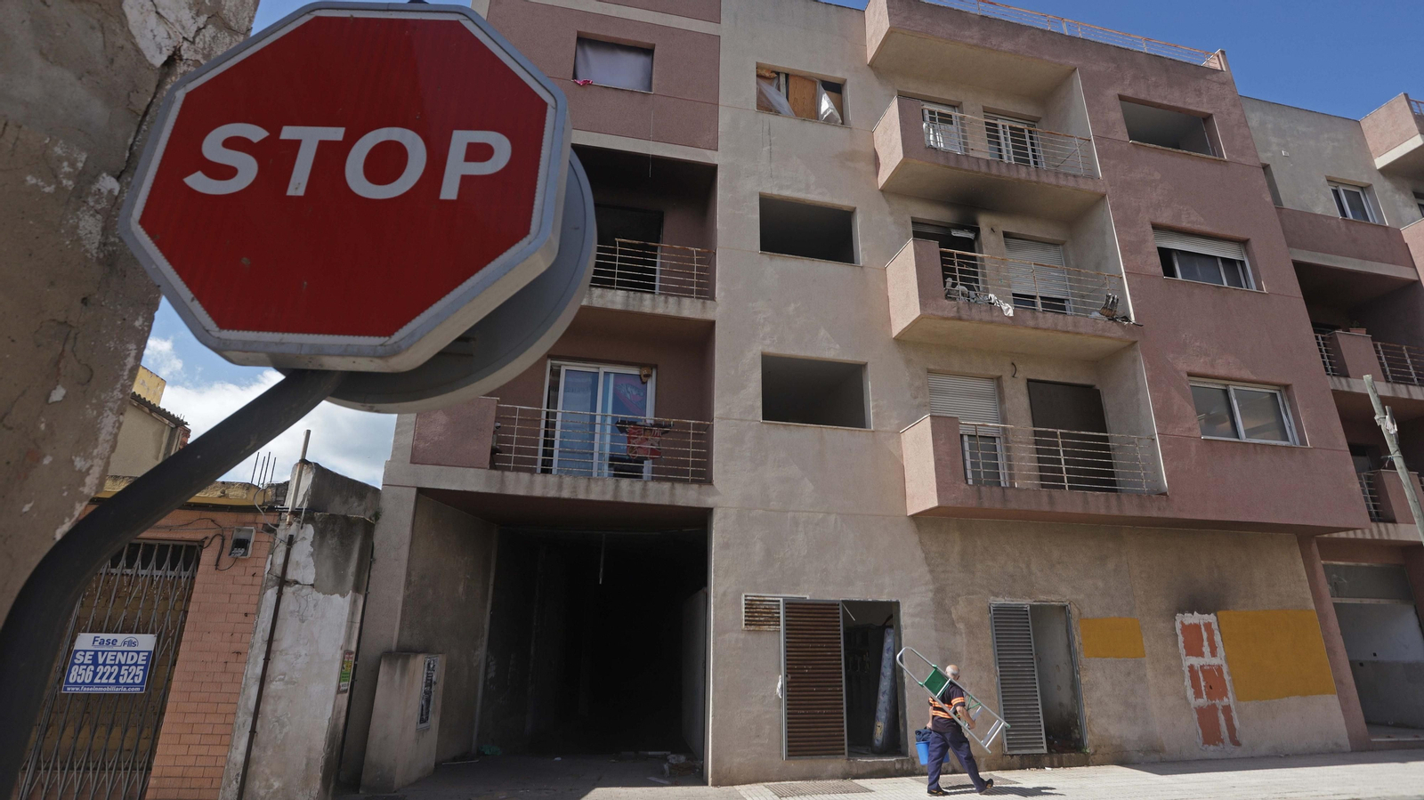 Fotos del edificio okupa de El Secano en Algeciras