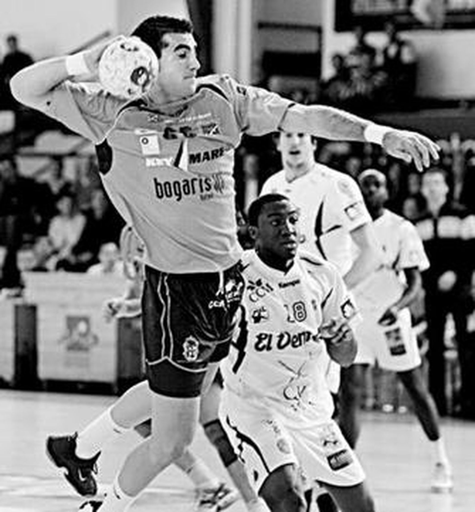 Los almerienses empataron en cancha del Teucro.