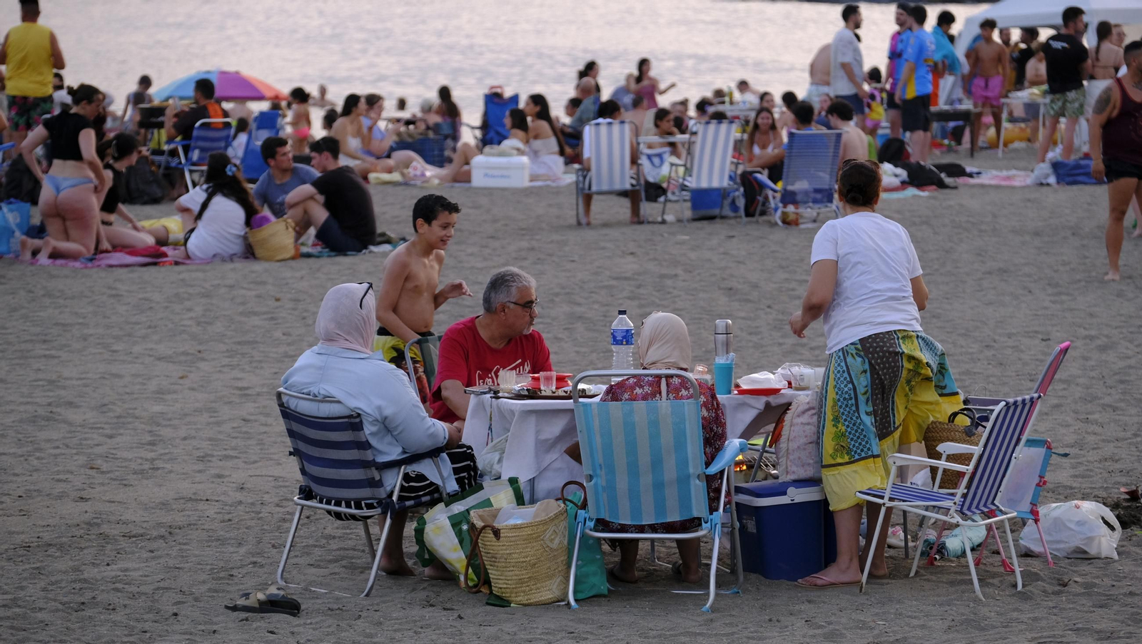 La Noche de San Juan en Almería, en imágenes