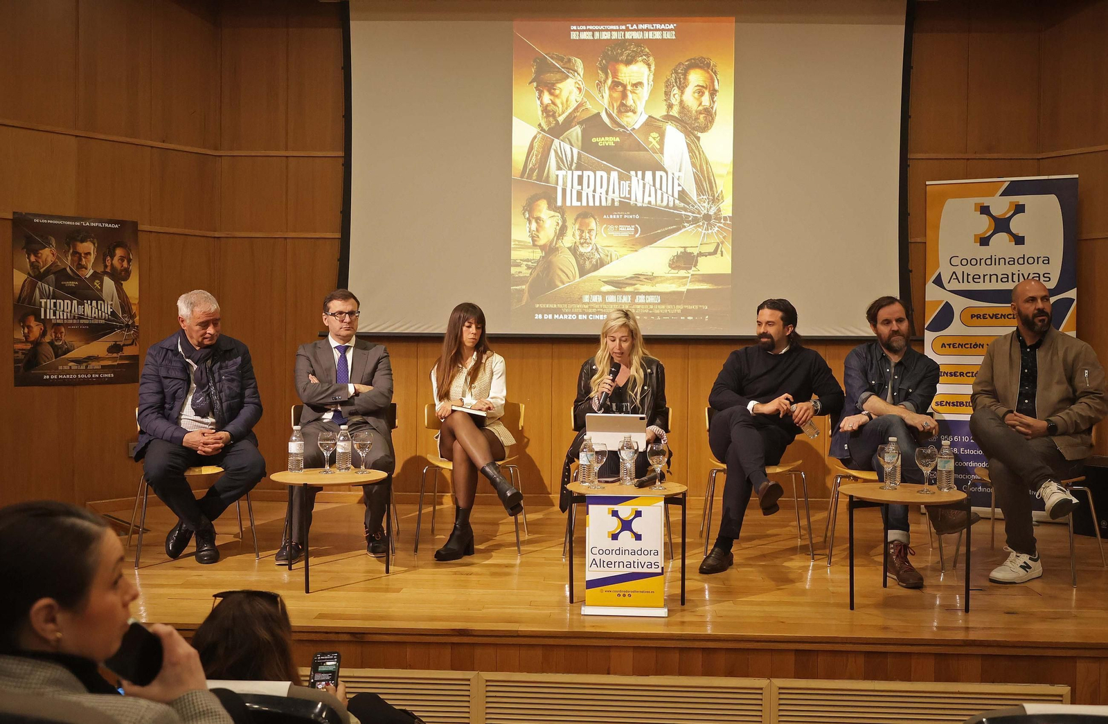 Fotos de la presentación de la película 'Tierra de Nadie' en colaboración con Coorinadora Alternativas en Algeciras