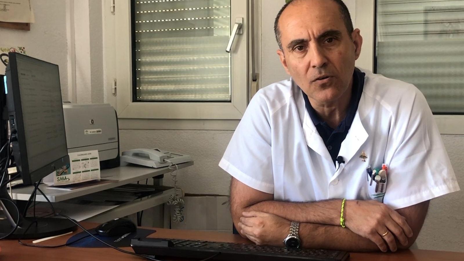 Director del Centro de Salud, Benjamín Domínguez. Director del Centro de Salud, Benjamín Domínguez.