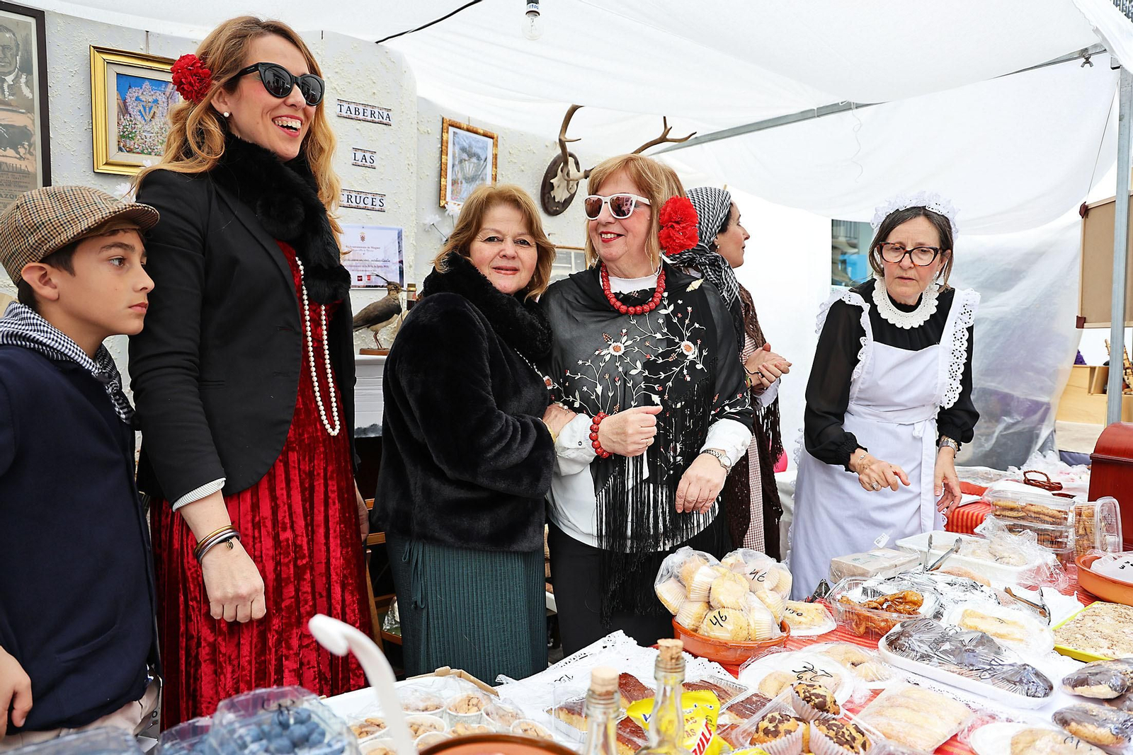 Imágenes del ambiente en la Feria de Época 1900 de Moguer