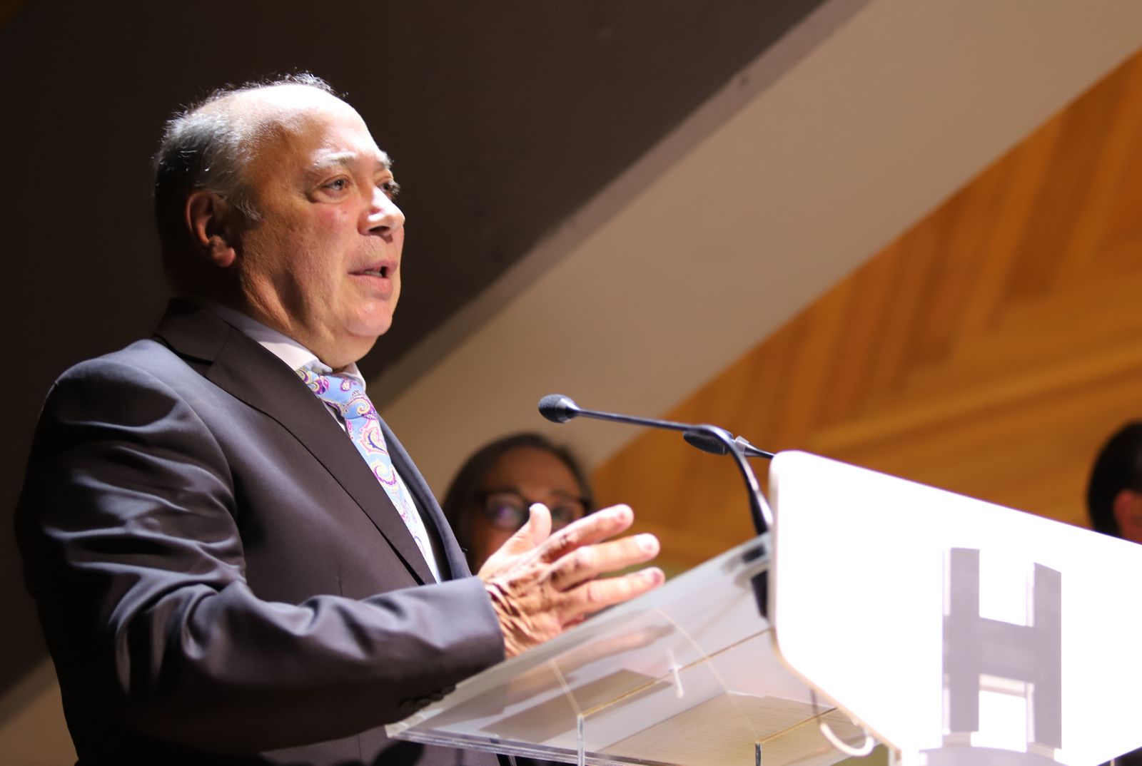 Acto de la Diputación de los gobiernos de gobiernos locales democráticos de los últimos 40 años