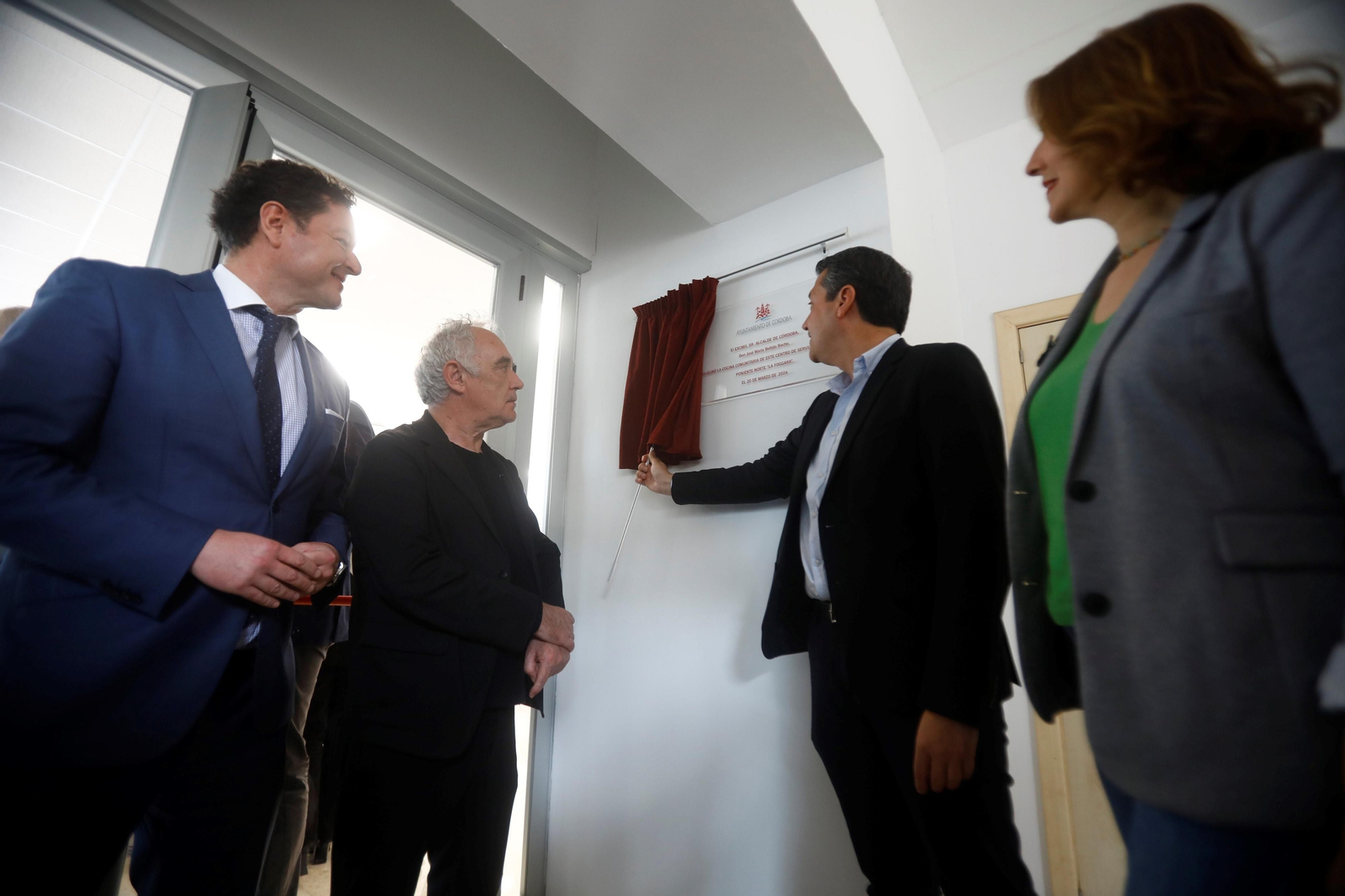 Las mejoras imágenes del chef Ferrán Adrián en la inauguración del proyecto La Foggara de Córdoba.