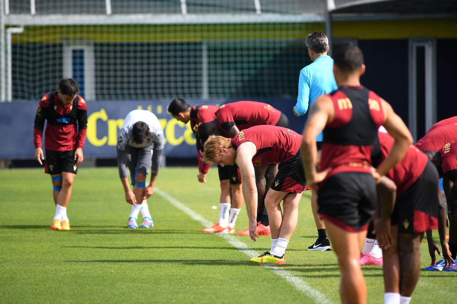 Entrenamiento del Cádiz en El Rosal.