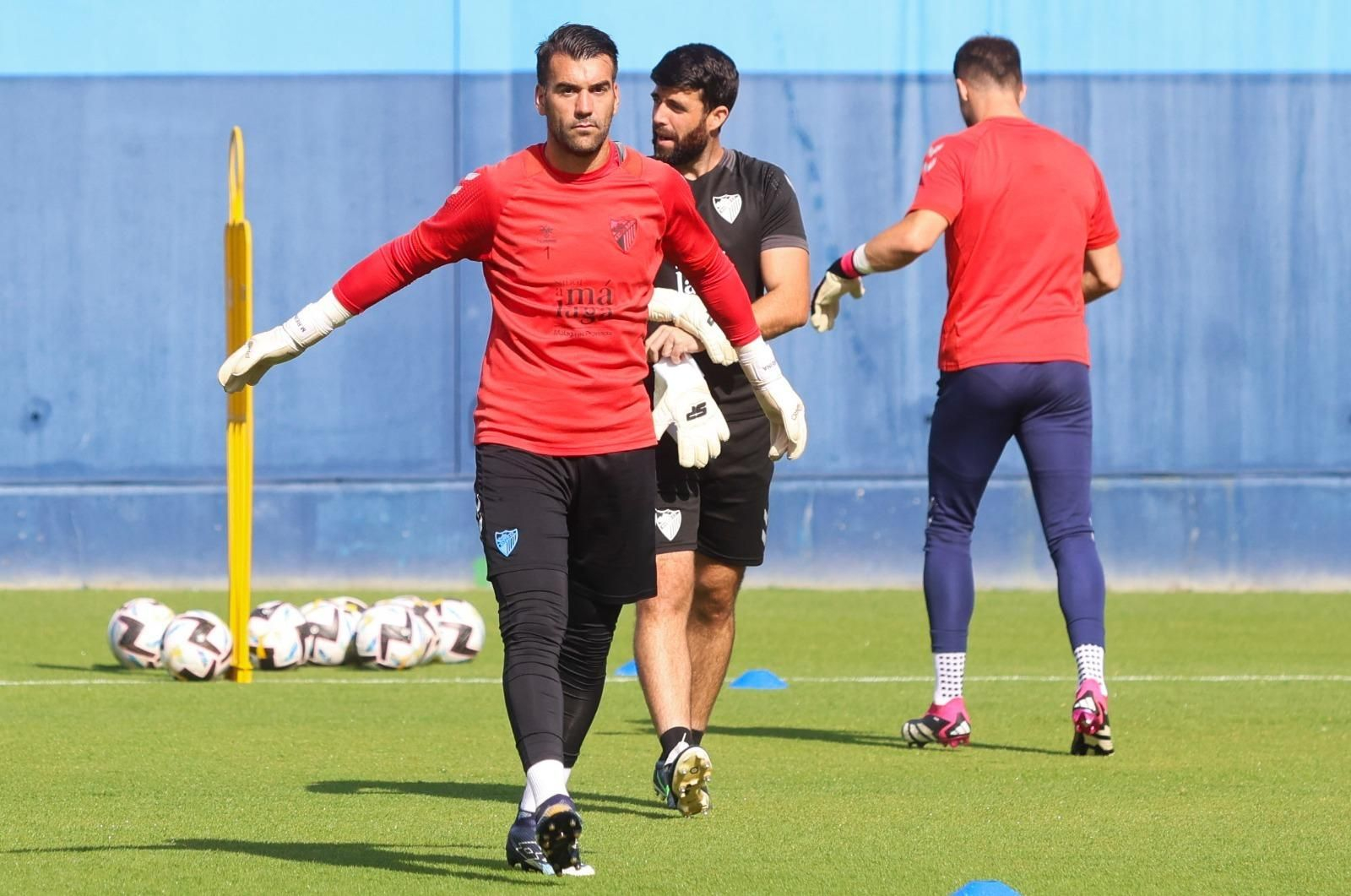 Caras serias en la vuelta al trabajo del Málaga CF