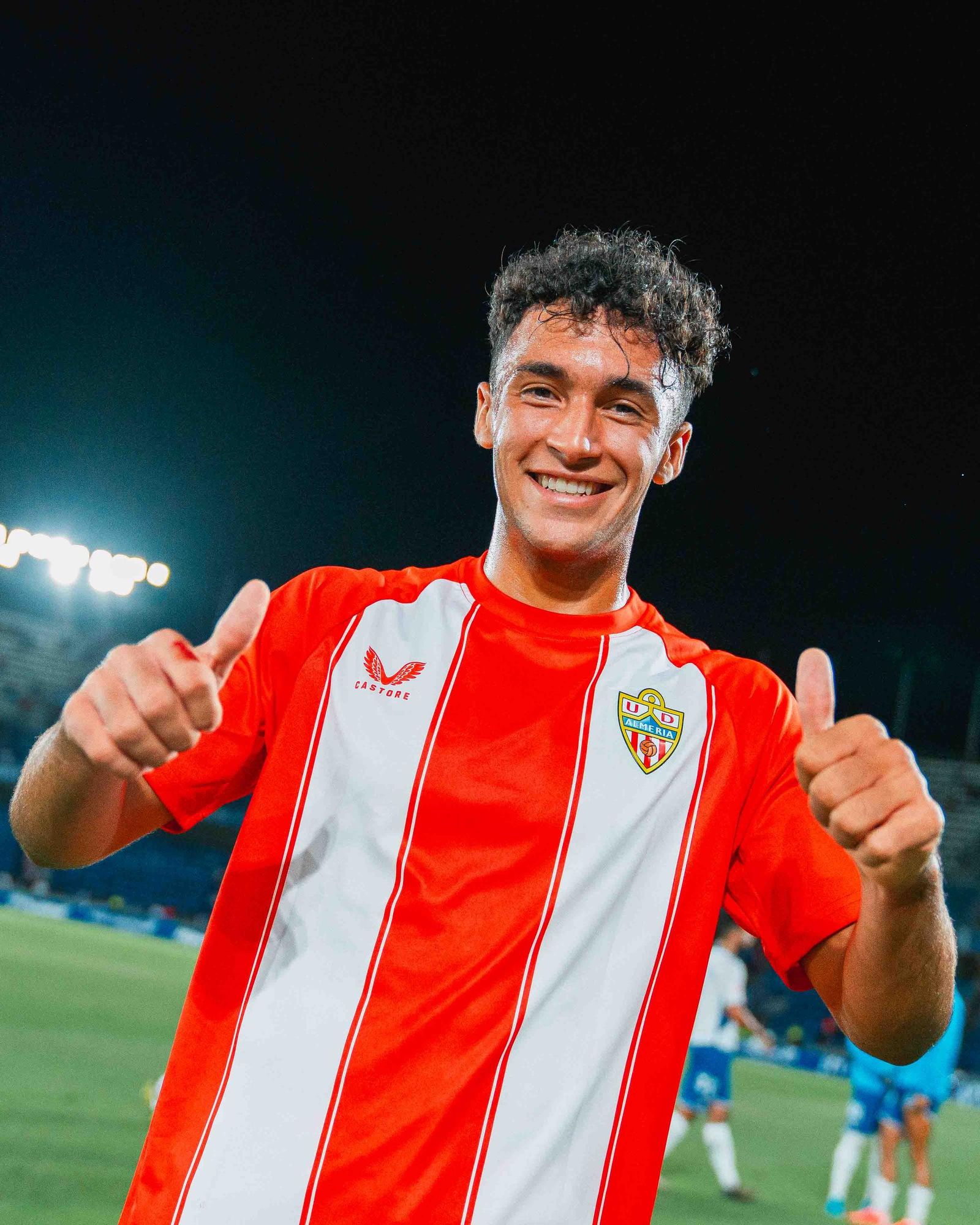 El toledano sonríe tras jugar su primer duelo con el Almería.