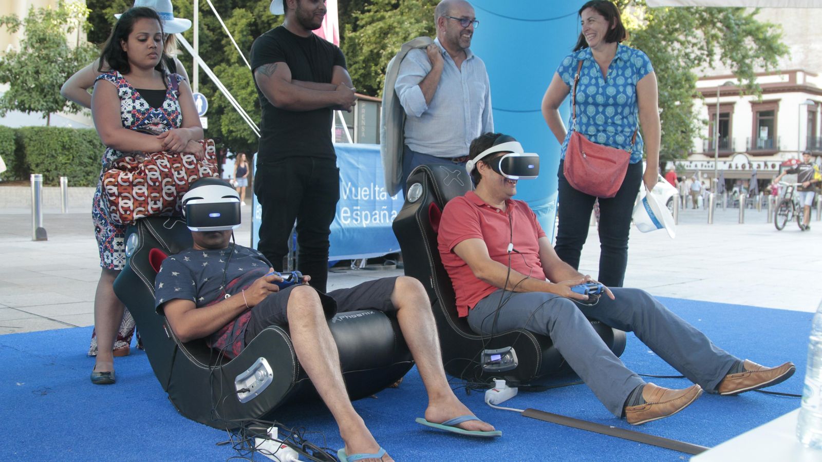 Juego de realidad virtual de conducción en la Plaza de la Encarnación.