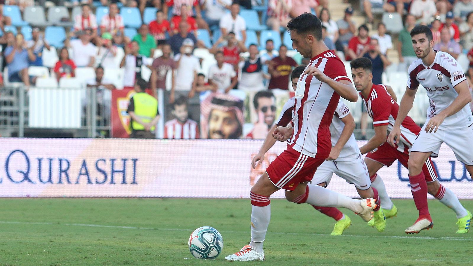 Sergio Aguaza se dispone a lanzar el penalti con el que consiguió adelantar a los almerienses en aquel encuentro frente al Albacete.