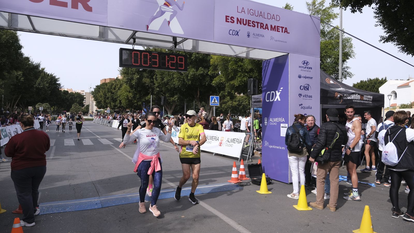 Imágenes de la Carrera de la Mujer 2023 en Almería