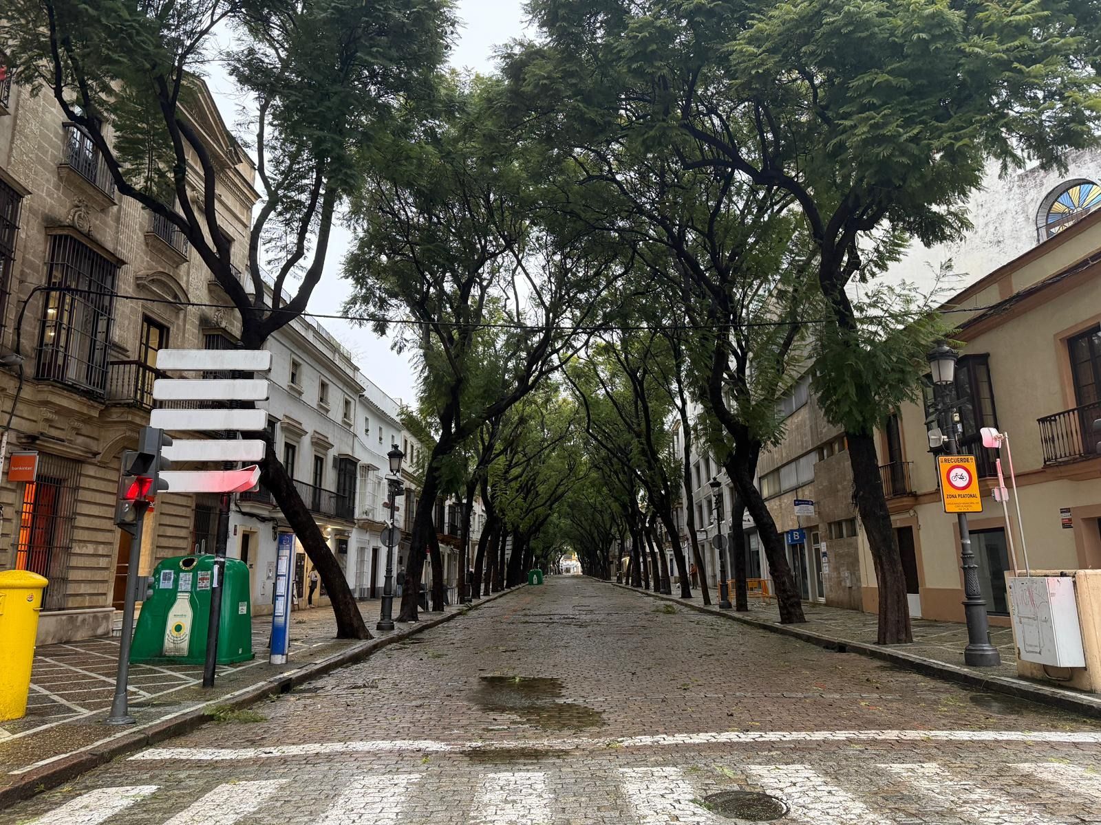 El aparcamiento en la calle Porvera está prohibido este miércoles por precaución