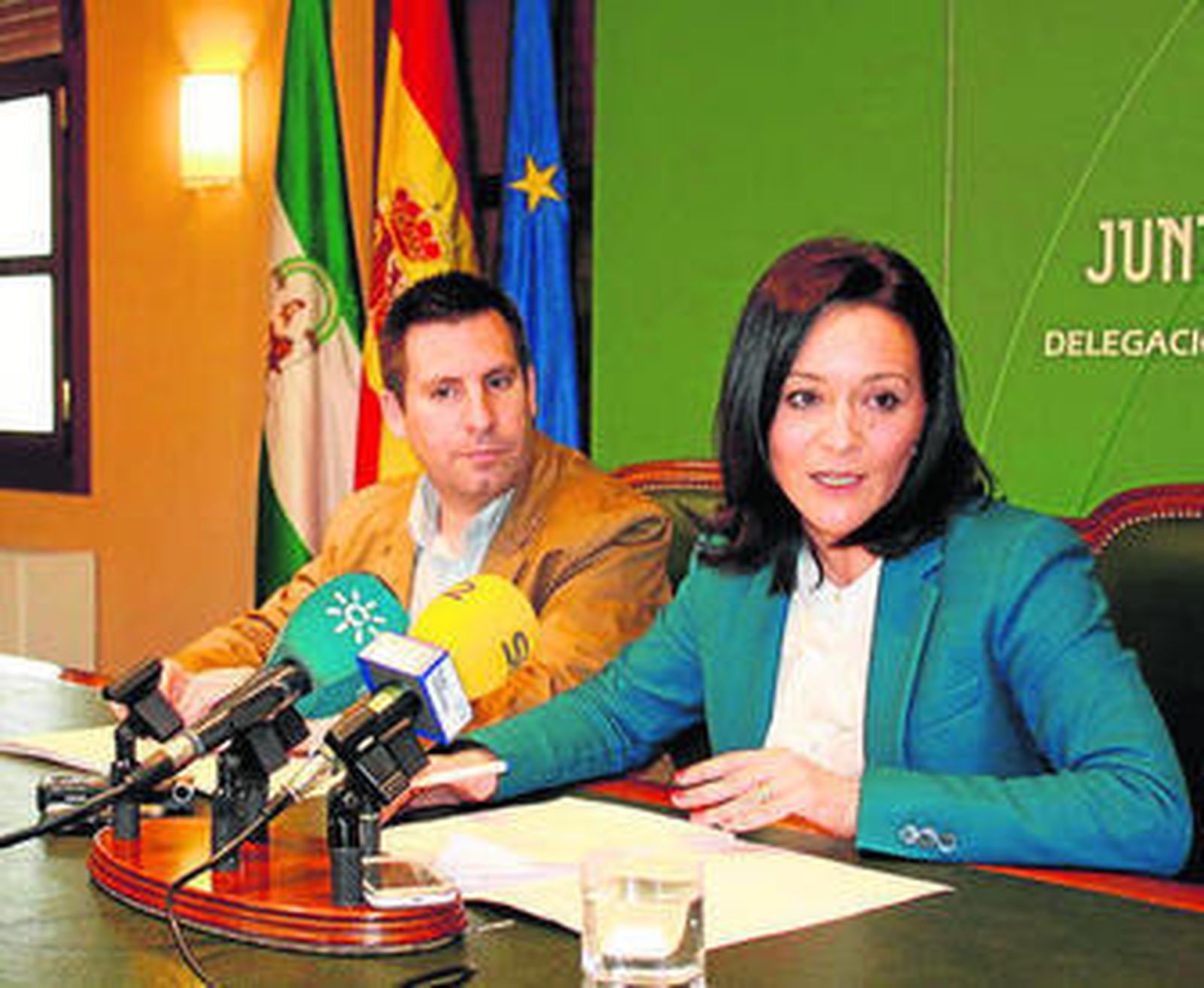 José Ignacio Expósito, con la delegada del Gobierno.