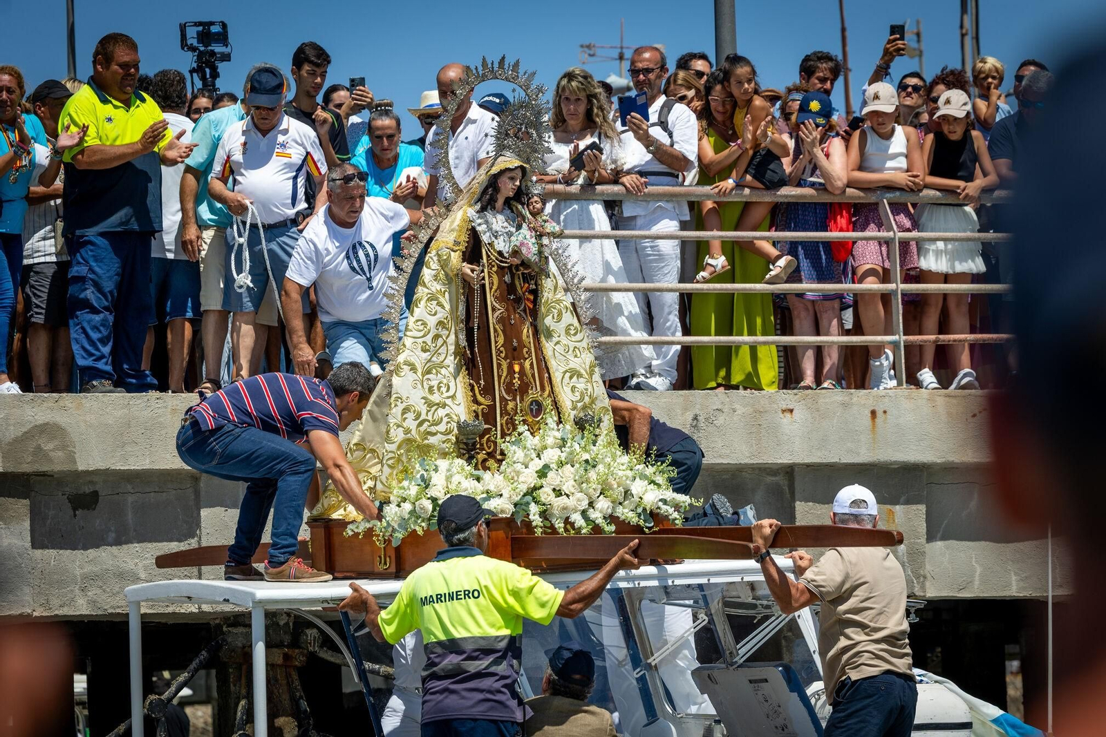 Así ha sido la procesión marítima de la Virgen del Carmen de Gallineras: las imágenes