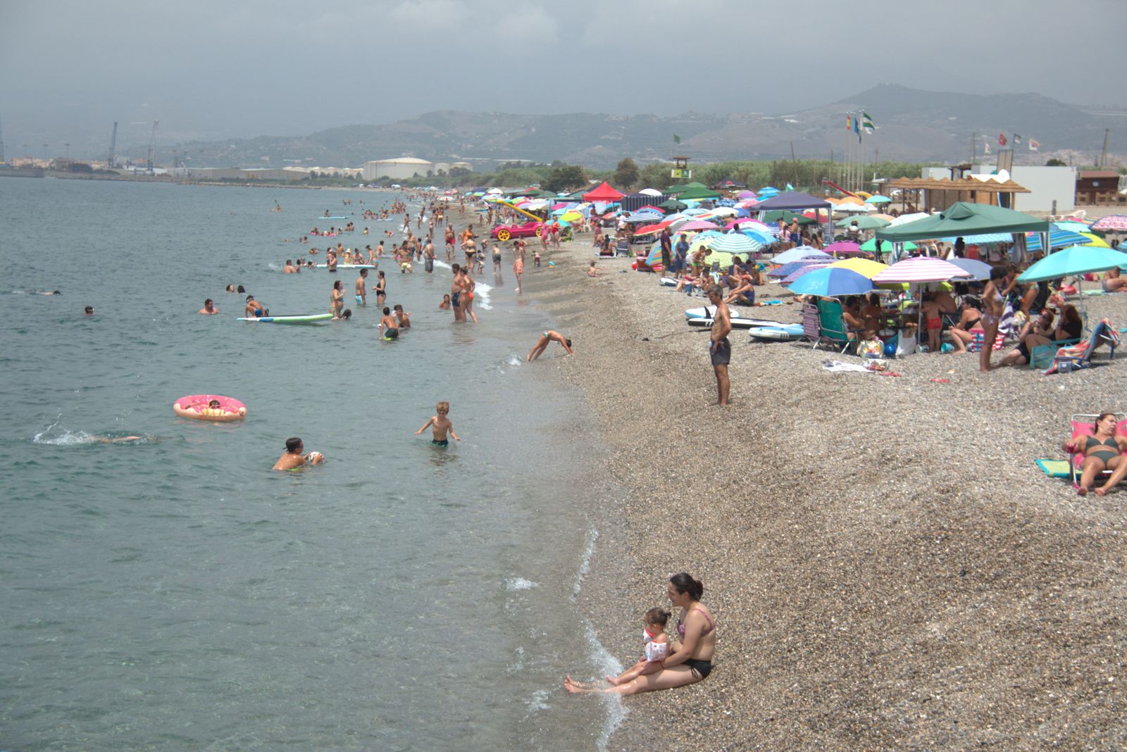 Lleno en la Costa pese a la jornada electoral
